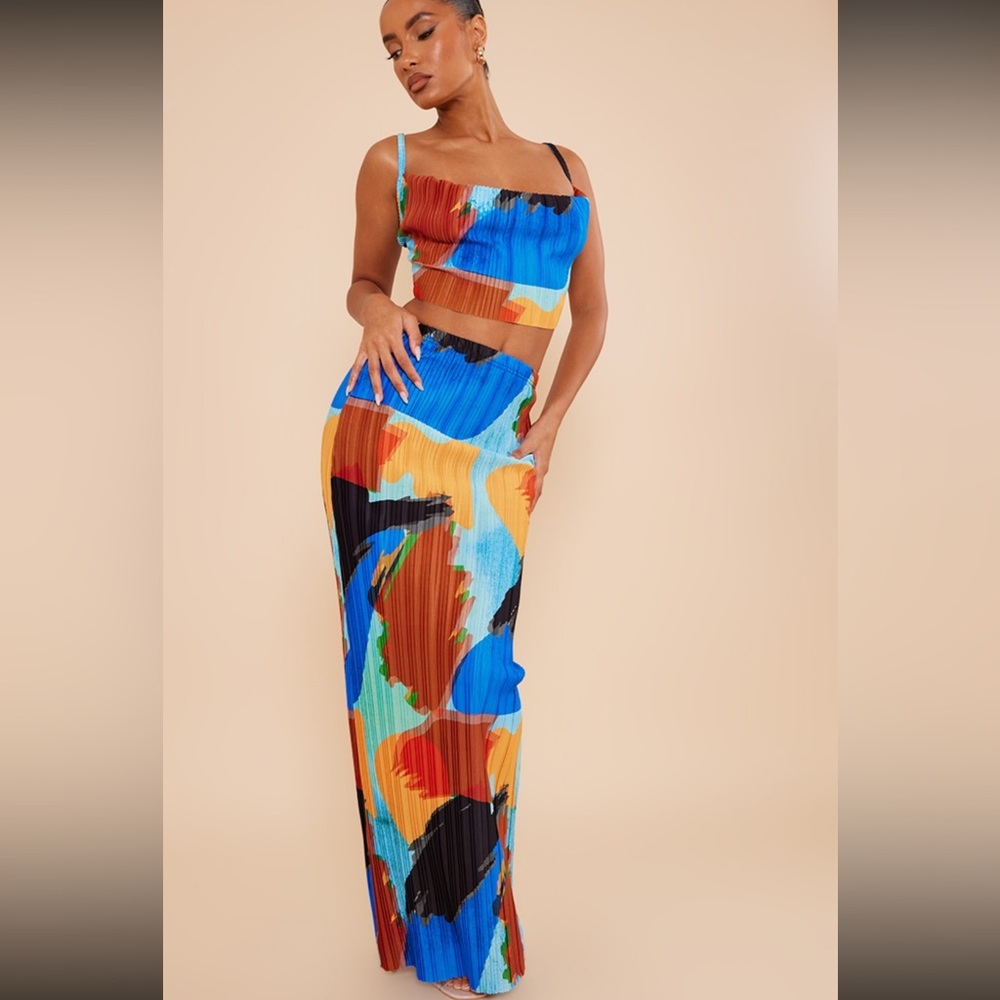 BLUE ABSTRACT PRINT PLISSE COWO NECK TOP AND MAXI SKIRT - Picture 3 of 5